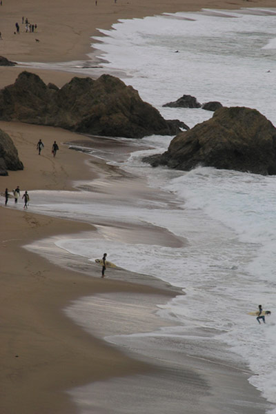 Fotografía de playa surfing en la costa vasca.